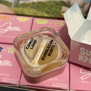 Splitz Sweet Tooth Wax Concentrate jar with golden, glassy cannabis wax inside