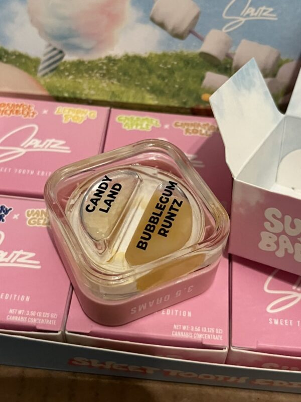 Splitz Sweet Tooth Wax Concentrate jar with golden, glassy cannabis wax inside