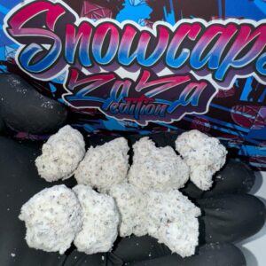 Persy Snowcaps Zaza Edition diamond-infused THCa flower close-up