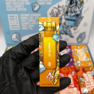 Favorites 3 Gram Disposable Liquid Diamonds THC Vape Pen close-up